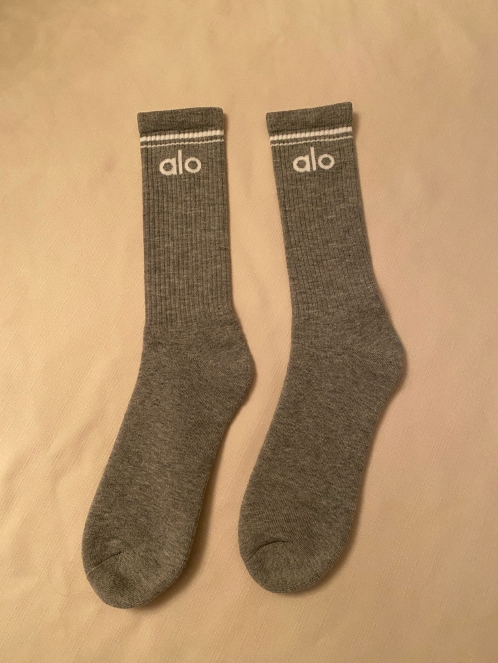 ALO Yoga Unisex Throwback Socks